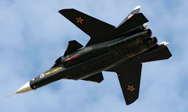 Sukhoi Suchoj Su-47 S-37 FSW fighter new weapons bay
