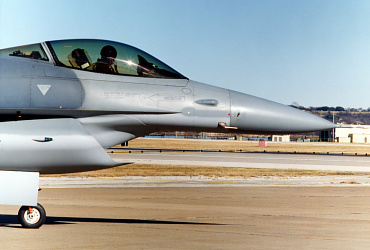 Lockheed Martin General Dynamics F-16 DSI Divertless Supersonic Inlet JSF F-35 testbed low observable stealth fighter