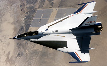 General Dynamics Lockheed Martin F-16XL two seat NASA Dryden fighting falcon fighter aircraft laminar flow boundary layer research Rockwell cranked delta wing